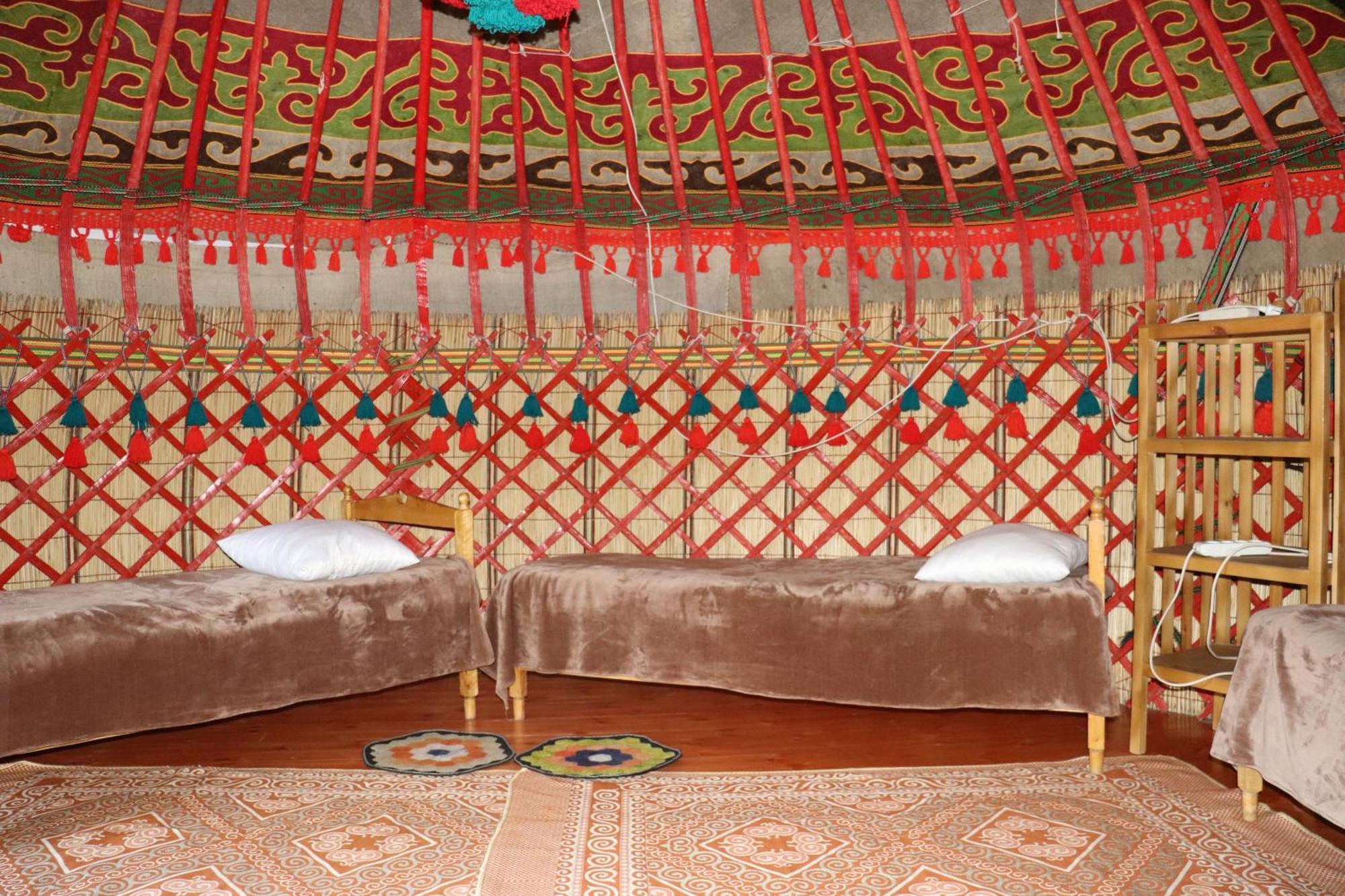 Happy Nomads Yurts & Hostel Karakol Kültér fotó