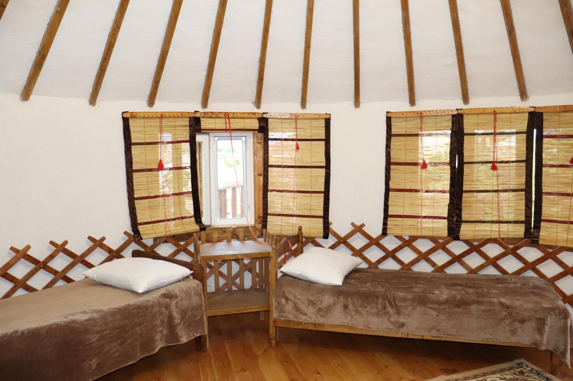 Happy Nomads Yurts & Hostel Karakol Kültér fotó