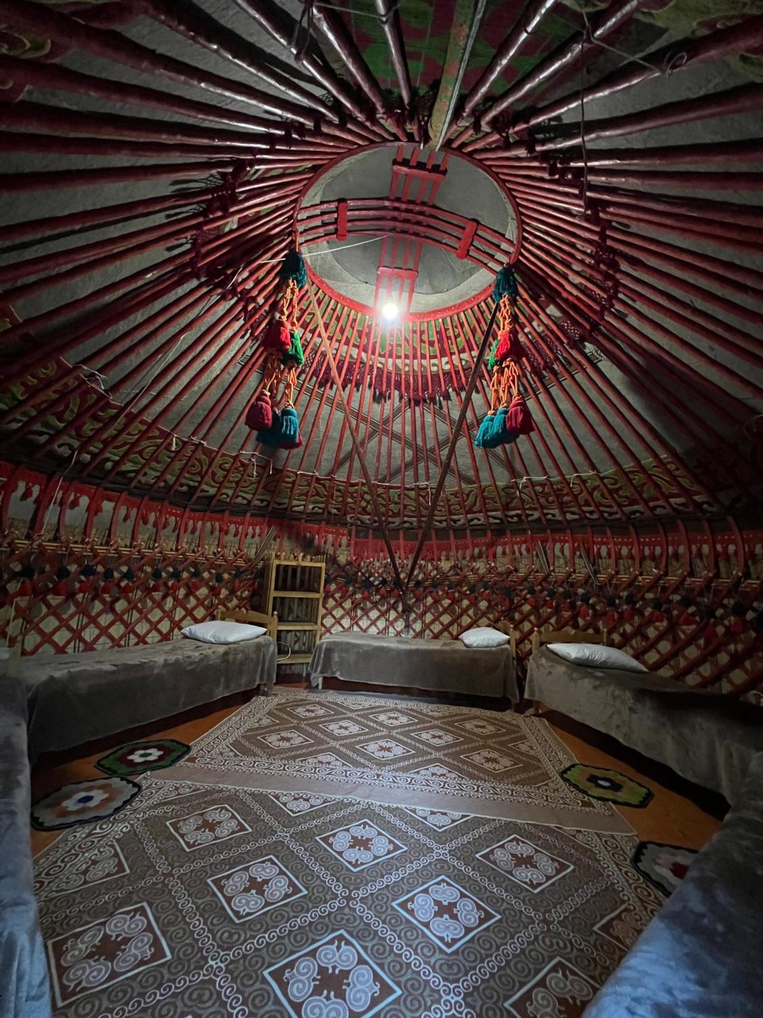 Happy Nomads Yurts & Hostel Karakol Kültér fotó