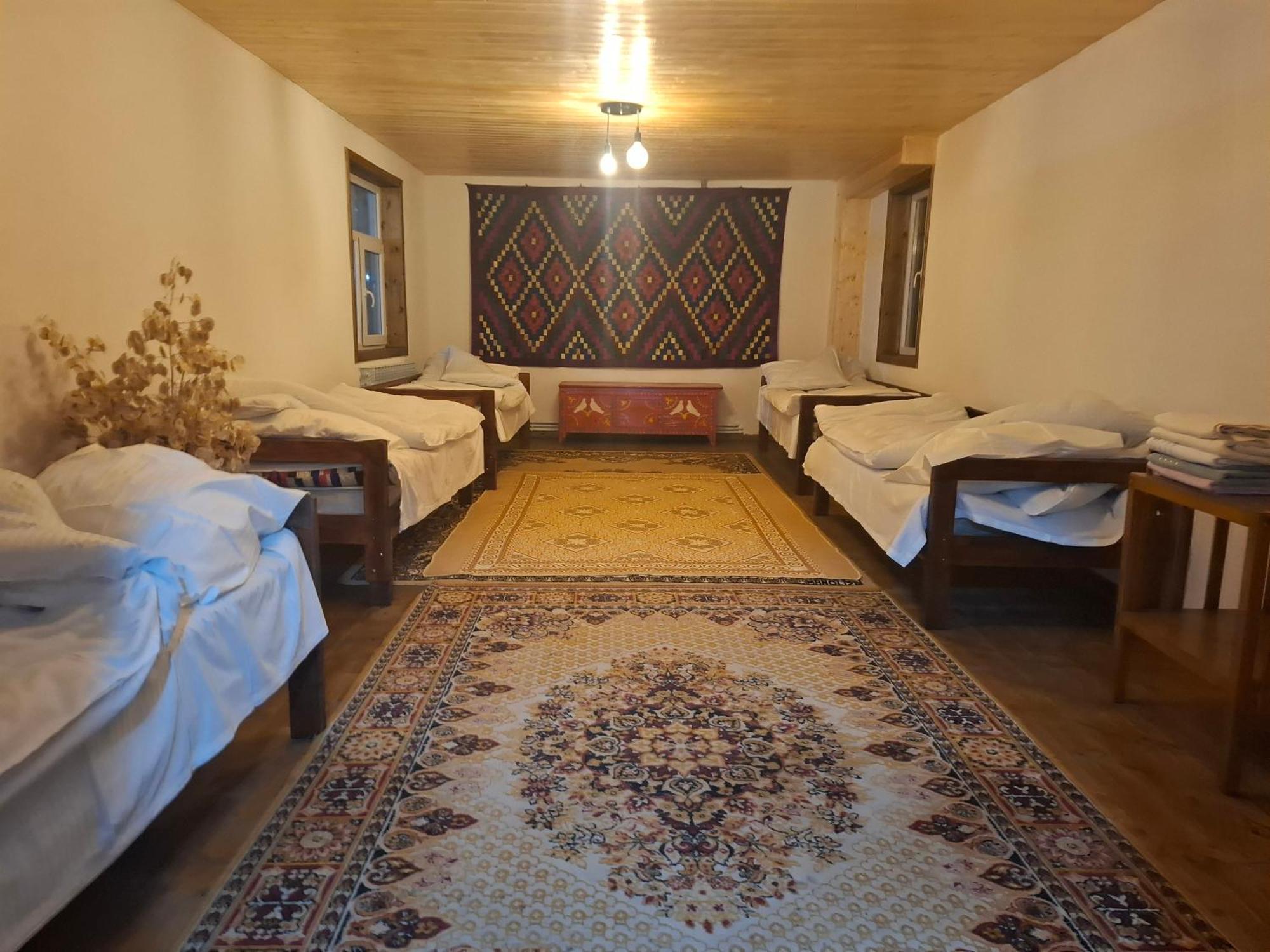 Happy Nomads Yurts & Hostel Karakol Kültér fotó