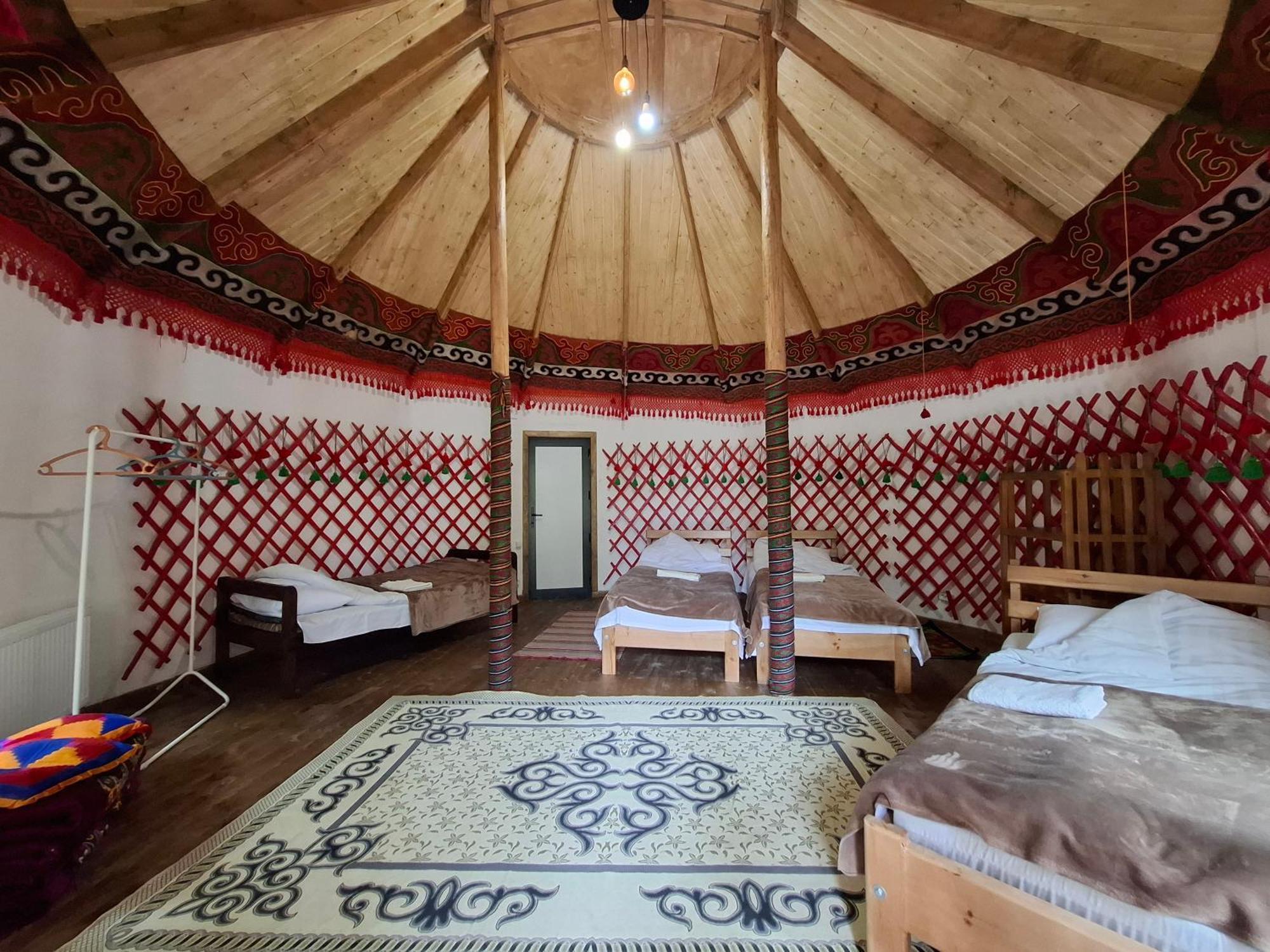 Happy Nomads Yurts & Hostel Karakol Kültér fotó